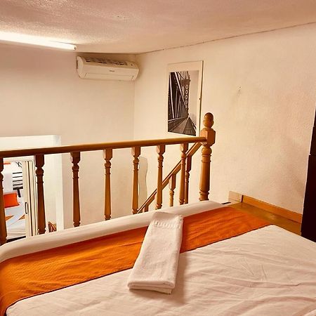 Apartments Plaza Callao Madrid Exterior photo