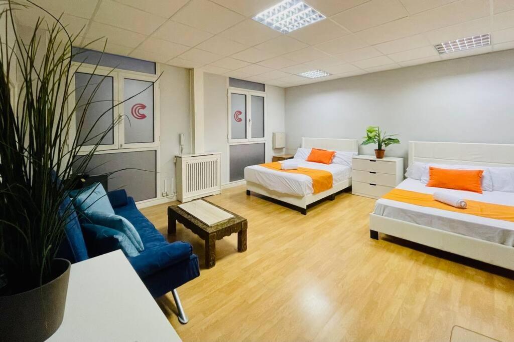 Apartments Plaza Callao Madrid Exterior photo